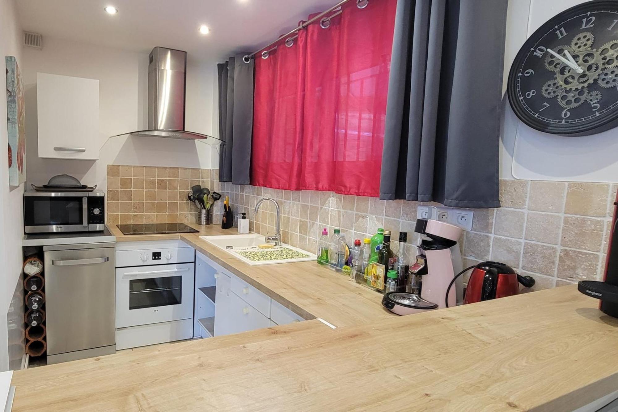 Apartment Charming T2 100 Meters From The