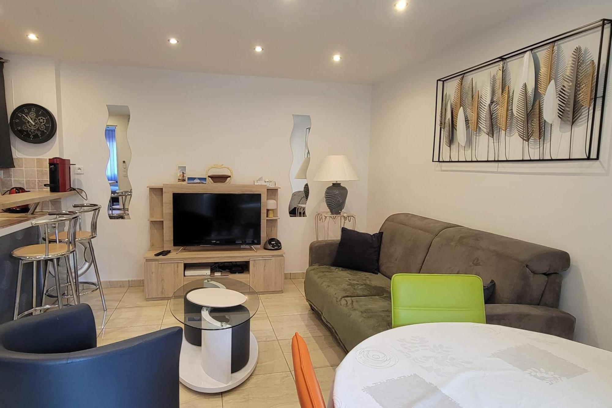 Charming T2 100 Meters From The Apartment Fréjus